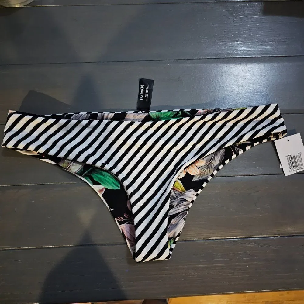 Hurley Women's Junior's Reversible Cheeky Hipster Floral Panties Black Size XL